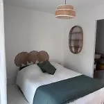 200 M From The Ocean, Surfing, Natural Pools *